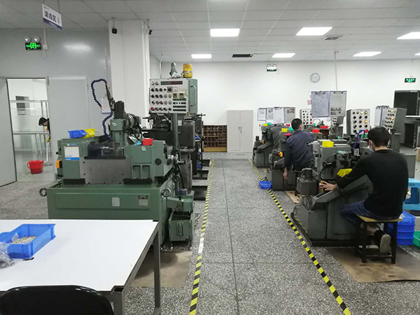 生产设备：日本半自动...